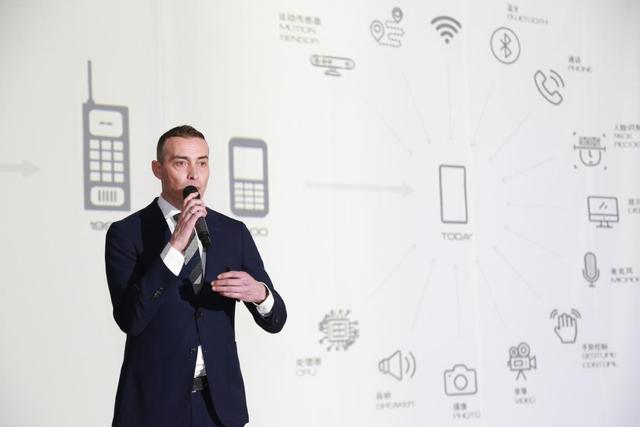 黑科技來襲， MEDIASKIN智能屏點亮未來